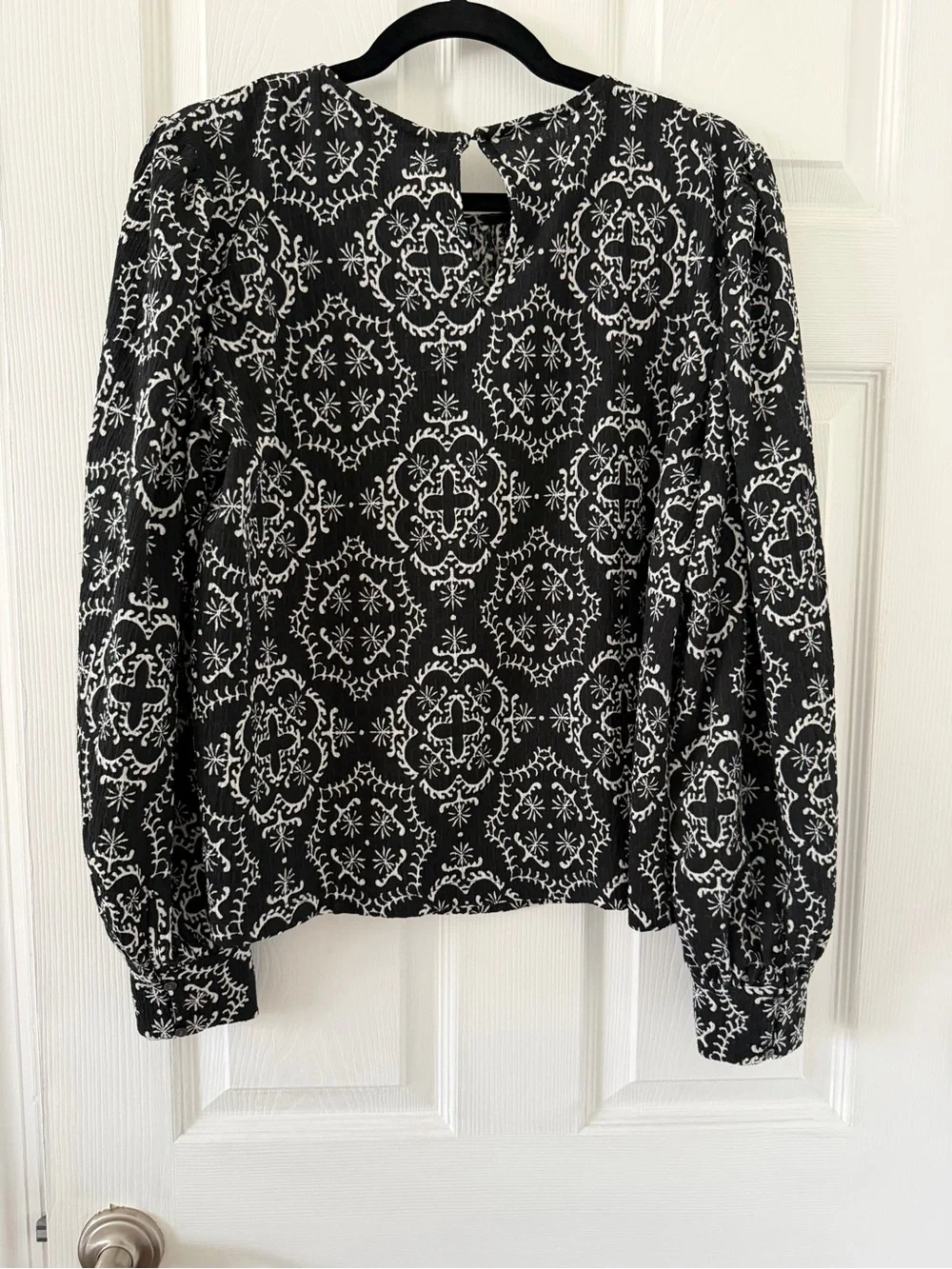 LOFT Black & Ivory Ornamental Print Puff Sleeve Blouse Size L